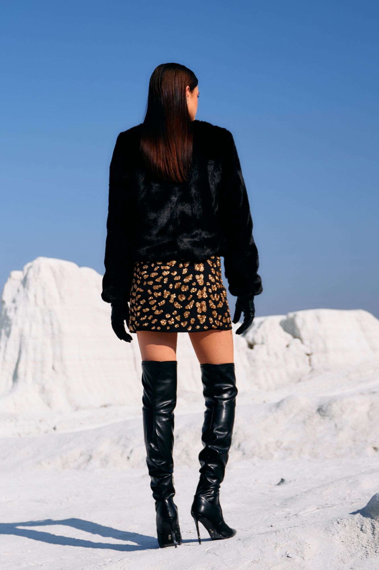 MATERIAL GIRL 02 BLACK COLOR FAUX FUR ROUND NECK SHORT LENGTH WINTER JACKET