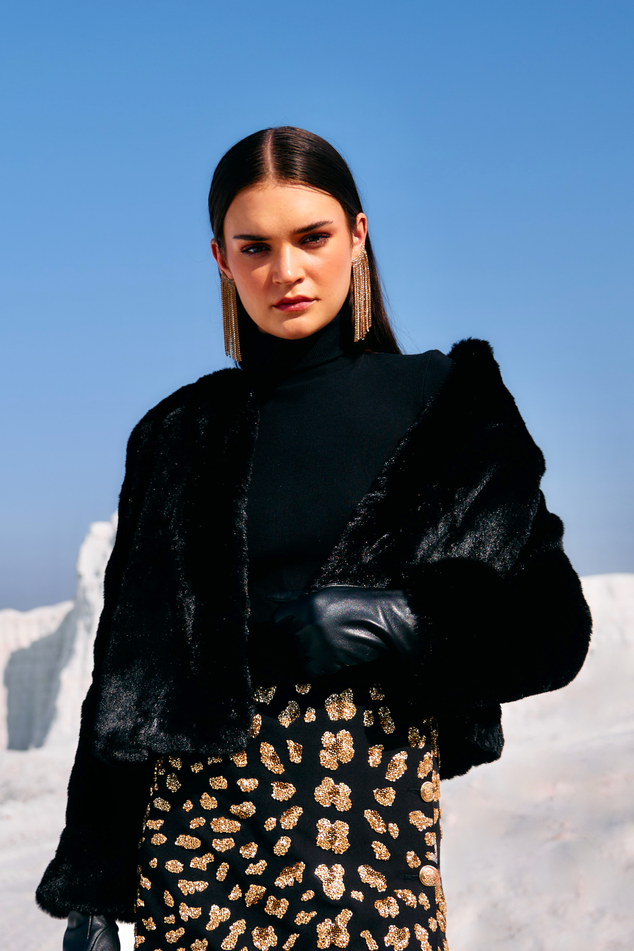MATERIAL GIRL 02 BLACK COLOR FAUX FUR ROUND NECK SHORT LENGTH WINTER JACKET