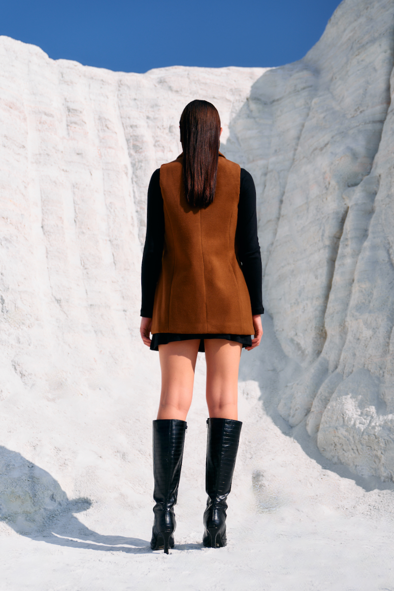 MATERIAL GIRL 02 CINNAMON BROWN COLOR FELT FABRIC SLEEVELESS WINTER JACKET