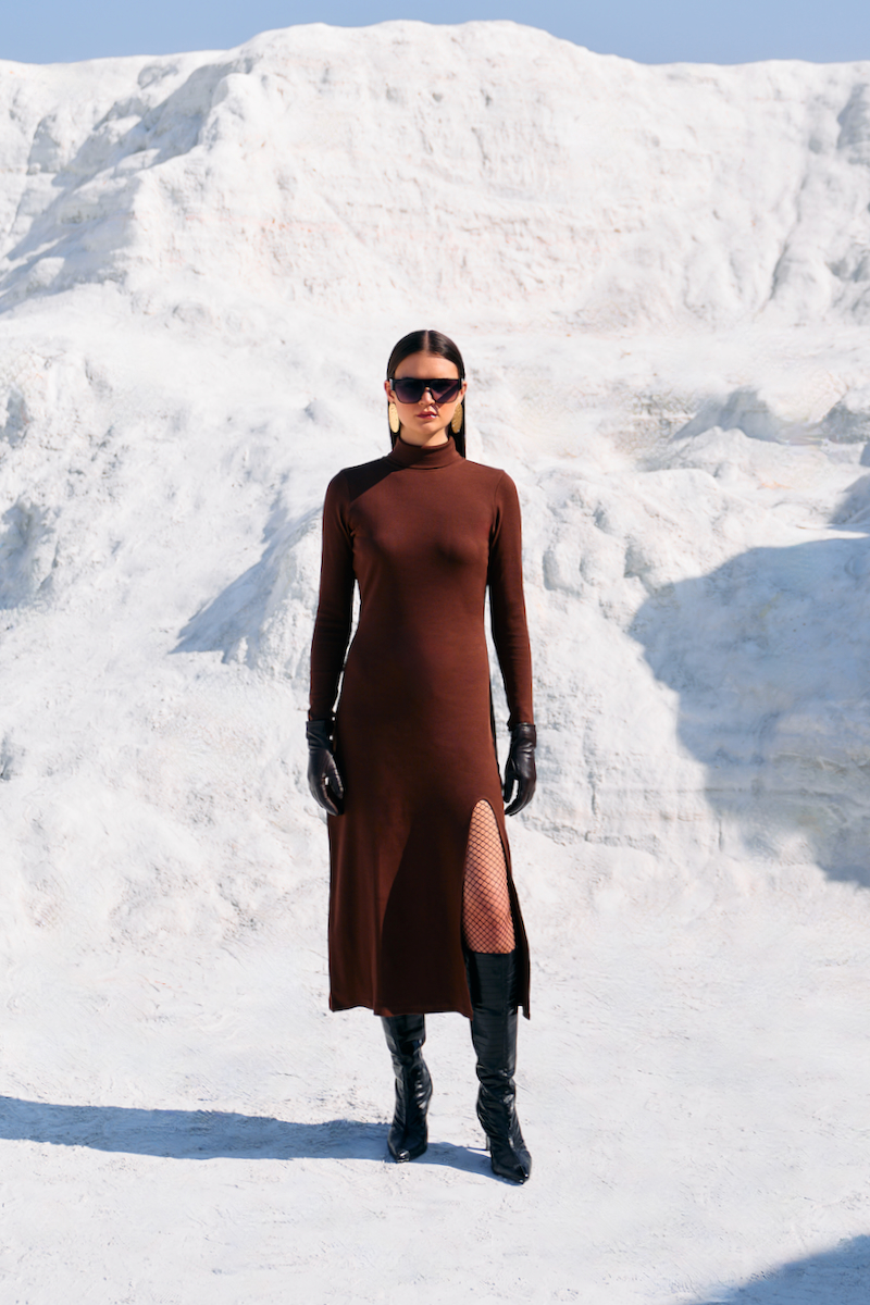 MATERIAL GIRL 02 WALNUT BROWN COLOR KNITS MIDI LENGTH DRESS WITH TURTLE NECK AND FULL SLEEVES