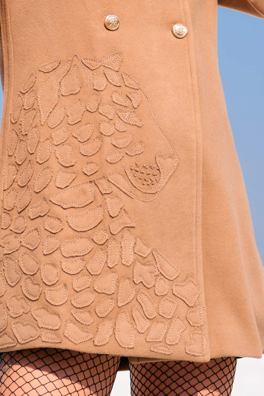 MATERIAL GIRL 02 BIRCH BEIGE COLOR HIGH COLLARED NECK DOUBLE BREASTED LONG JACKET WITH PATCH EMBROIDERY