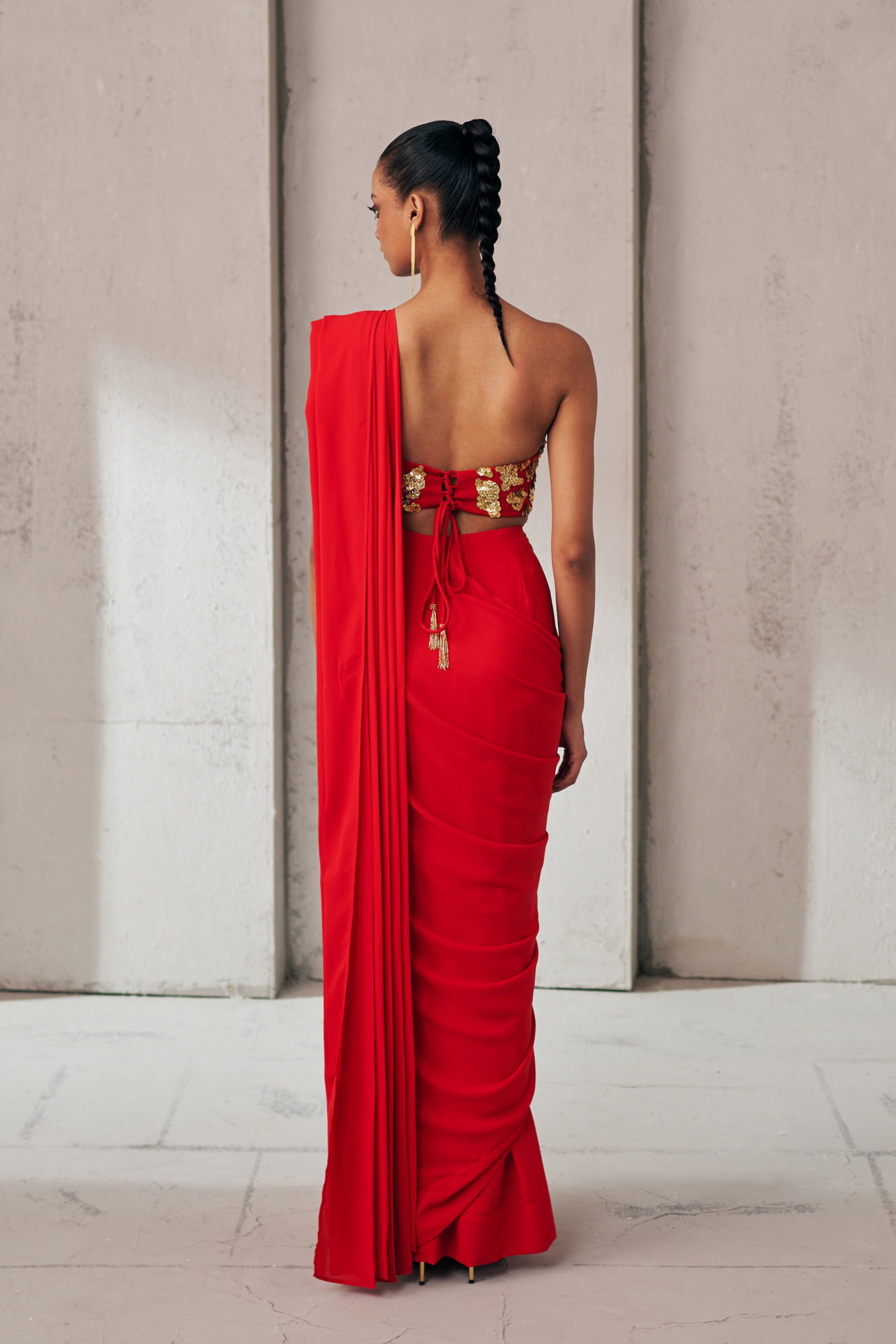 MIDNIGHT MIRAGE  RED AND GOLD ZIP SARI