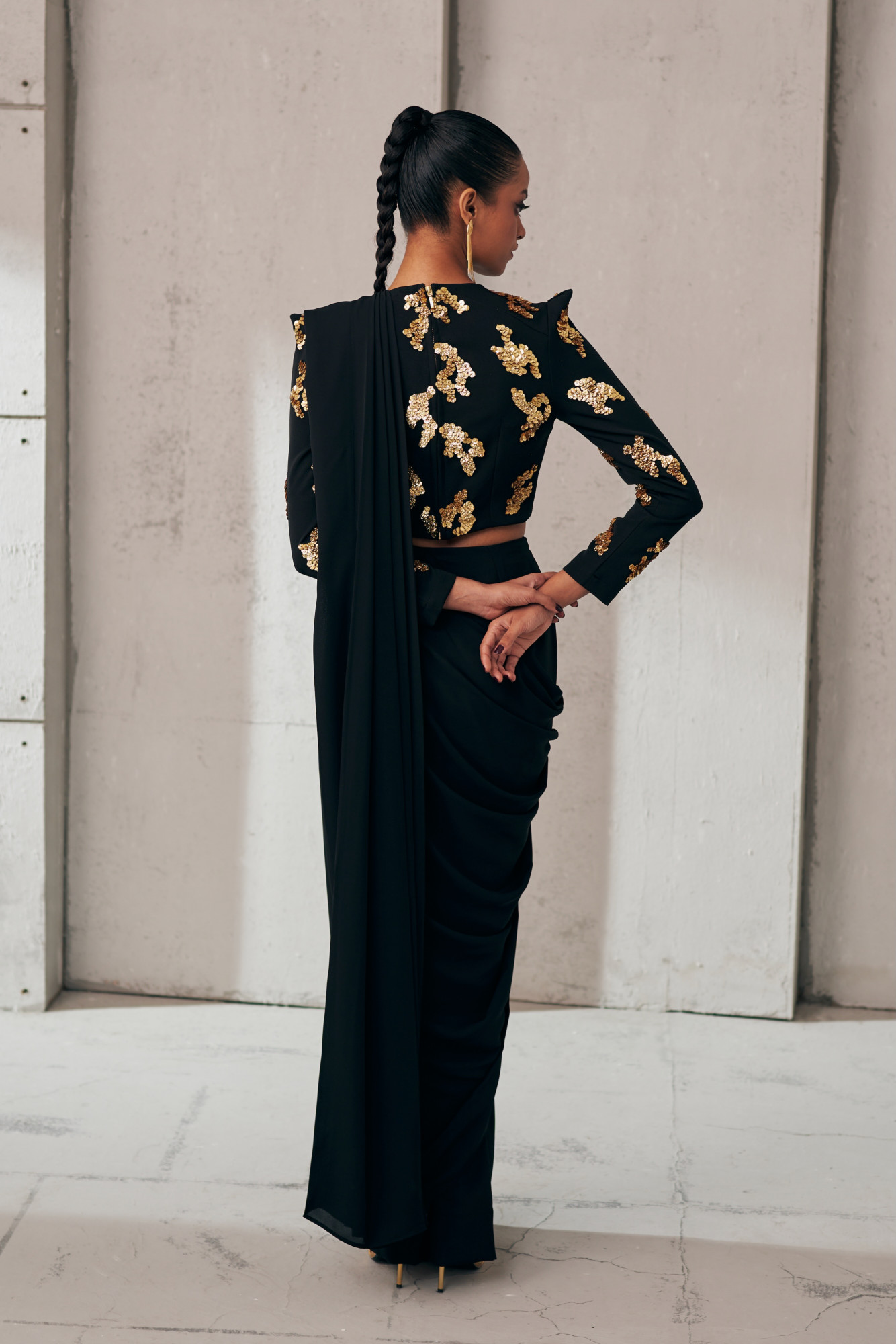 MIDNIGHT MIRAGE BLACK AND GOLD ZIP SARI