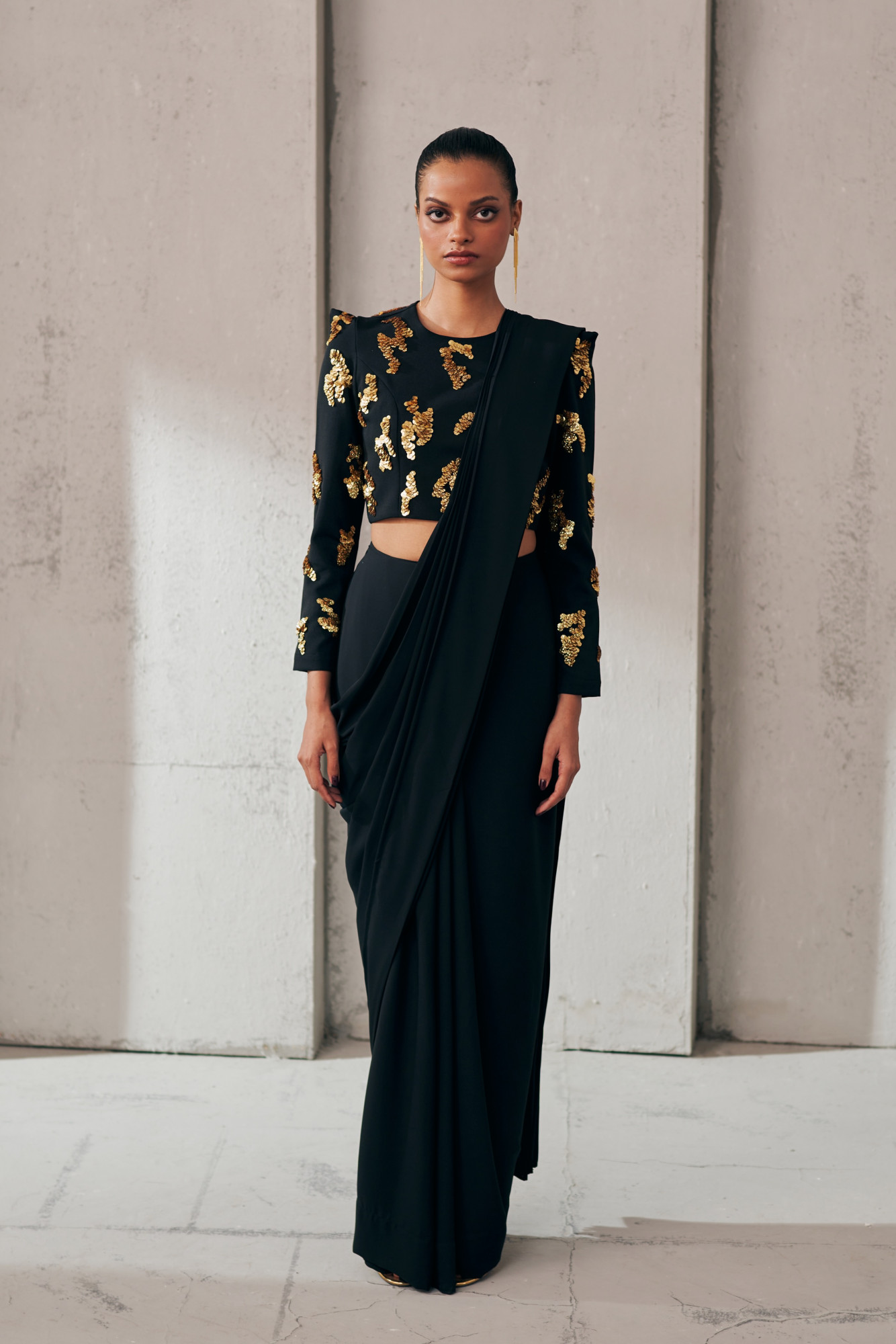 MIDNIGHT MIRAGE BLACK AND GOLD ZIP SARI