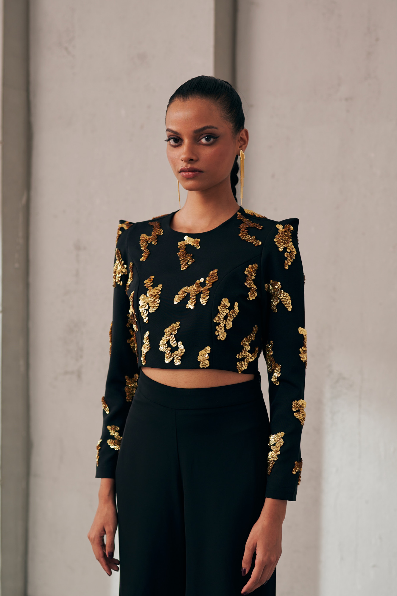 MIDNIGHT MIRAGE GOLDEN GLEAM BLACK FULL SLEEVES CROP TOP