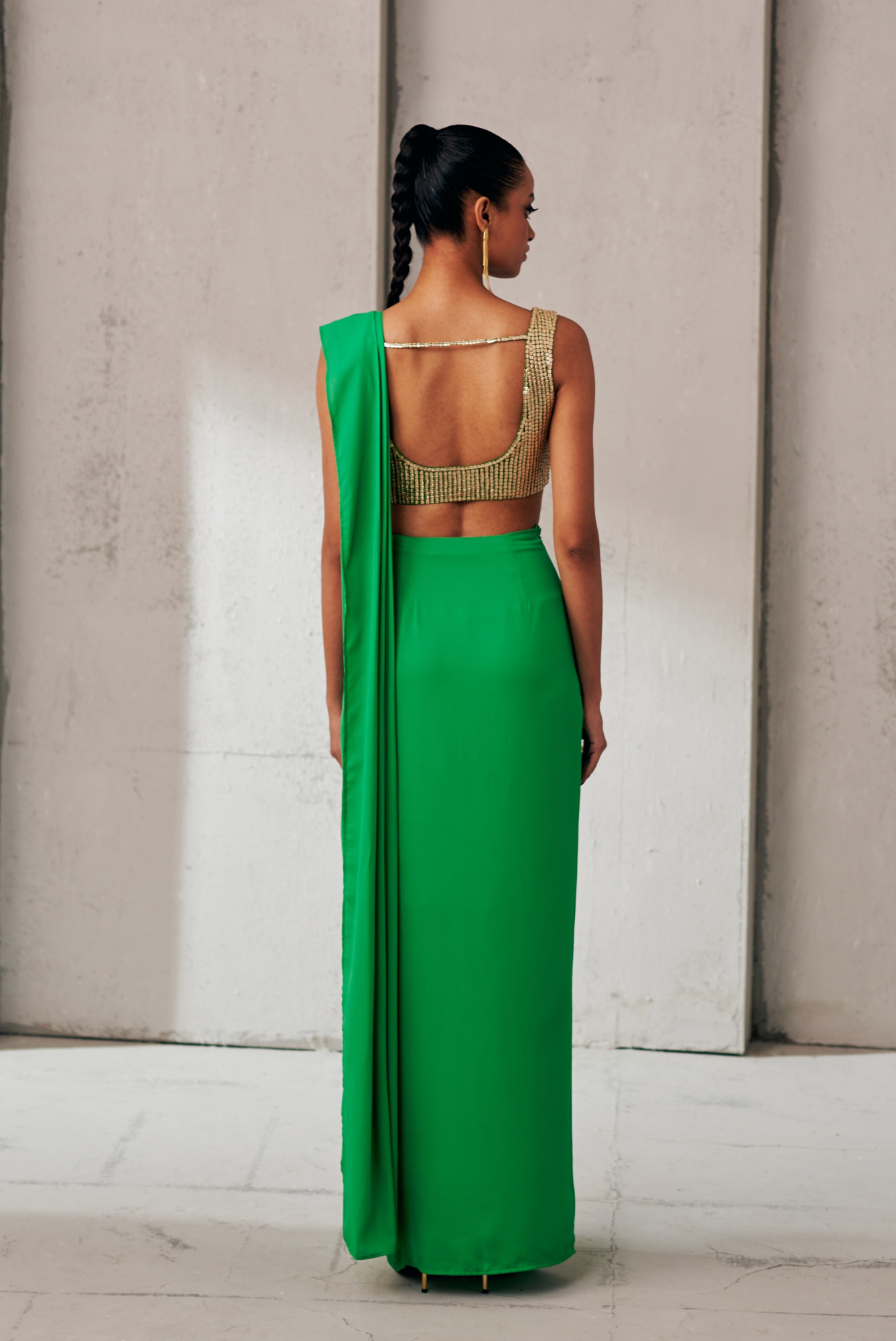 MIDNIGHT MIRAGE GREEN AND GOLD ZIP SARI