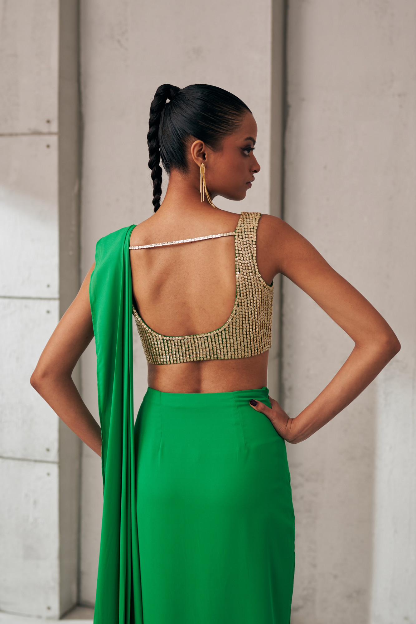 MIDNIGHT MIRAGE GREEN AND GOLD ZIP SARI