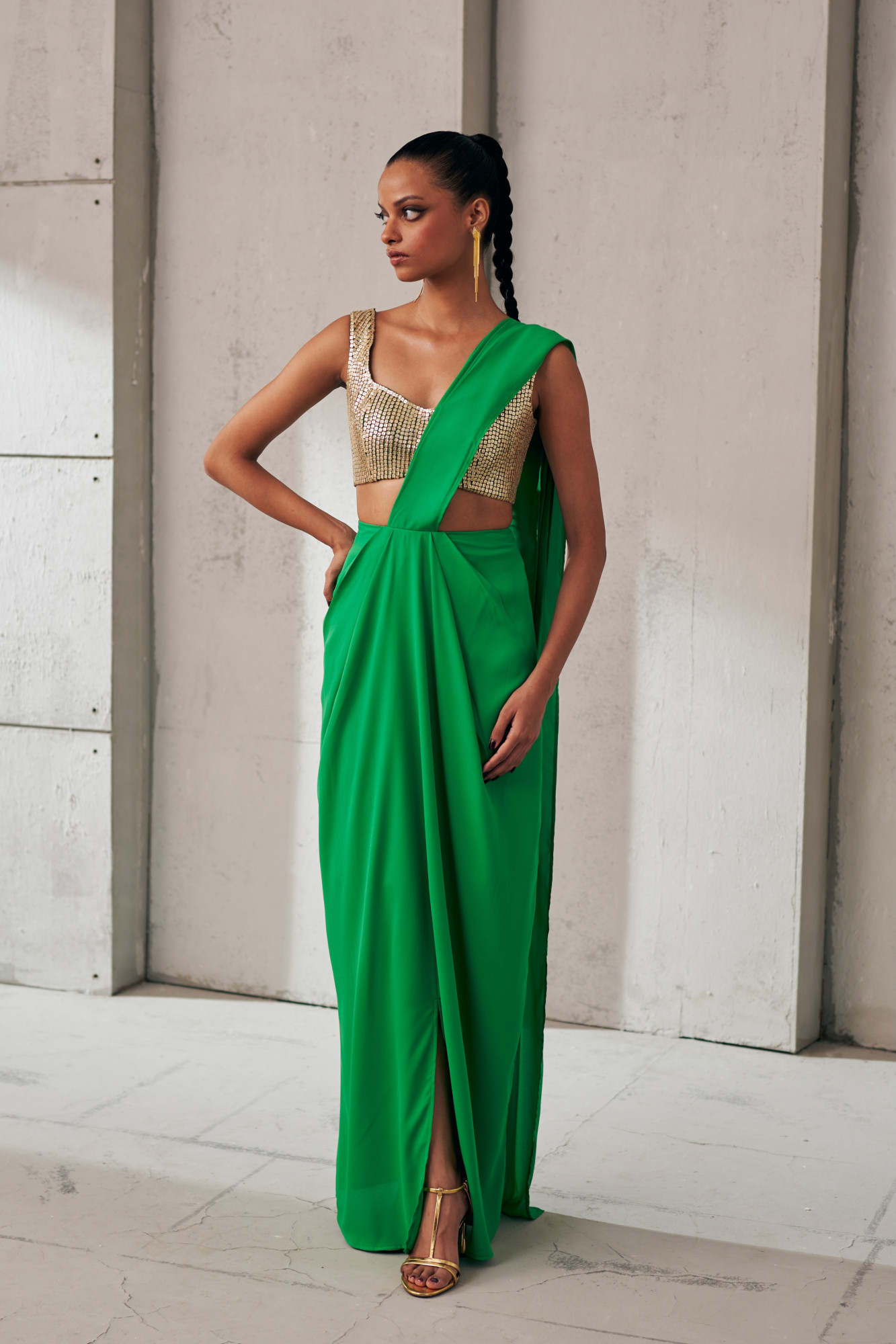 MIDNIGHT MIRAGE GREEN AND GOLD ZIP SARI