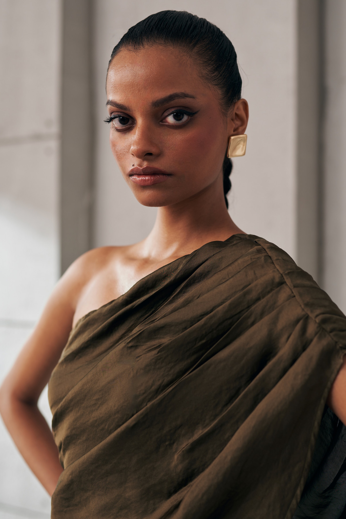 MIDNIGHT MIRAGE OLIVE ALLURE DRESS