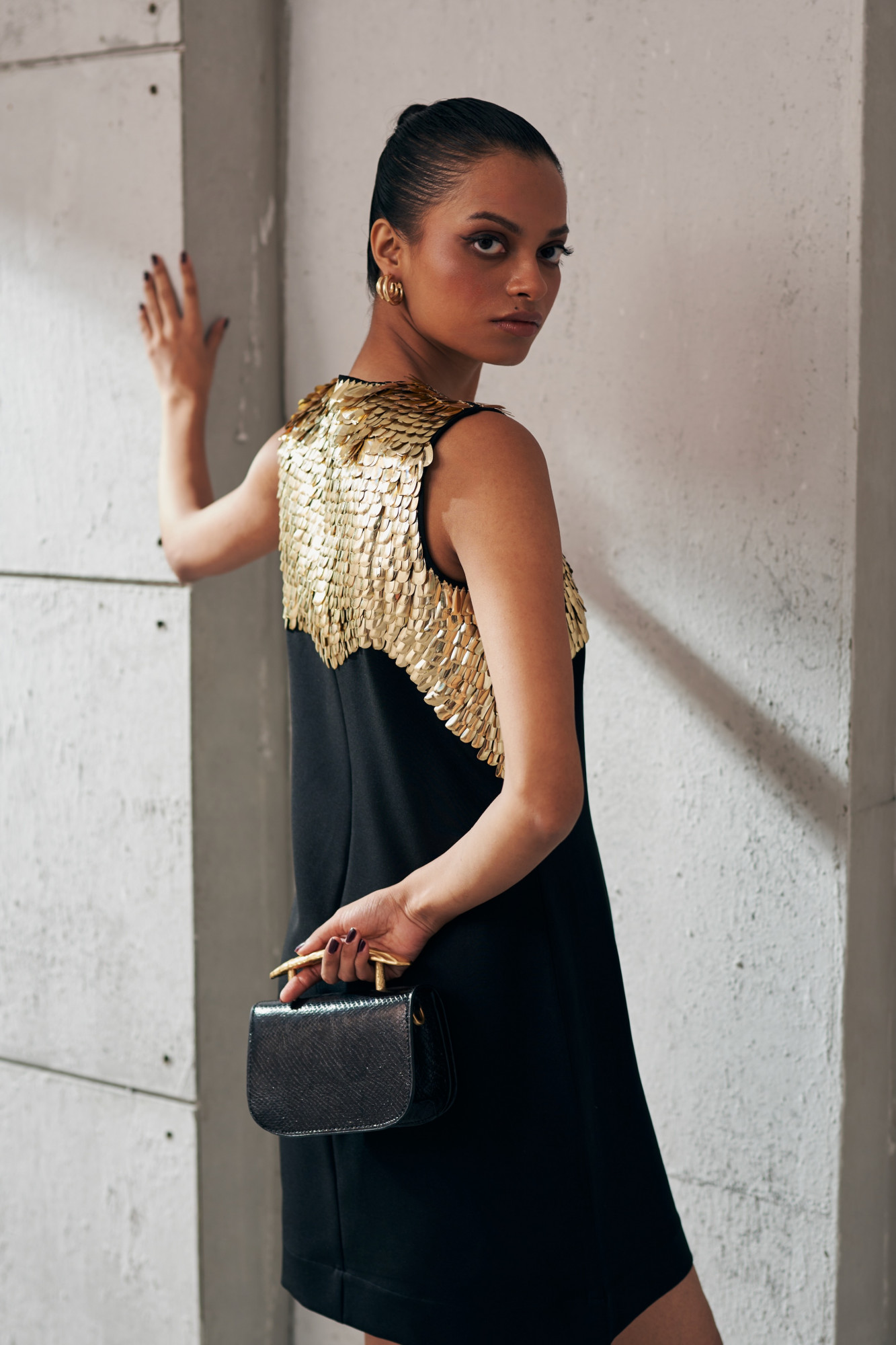 MIDNIGHT MIRAGE BLACK AND GOLD DRIZZLE SLEEVELESS DRESS