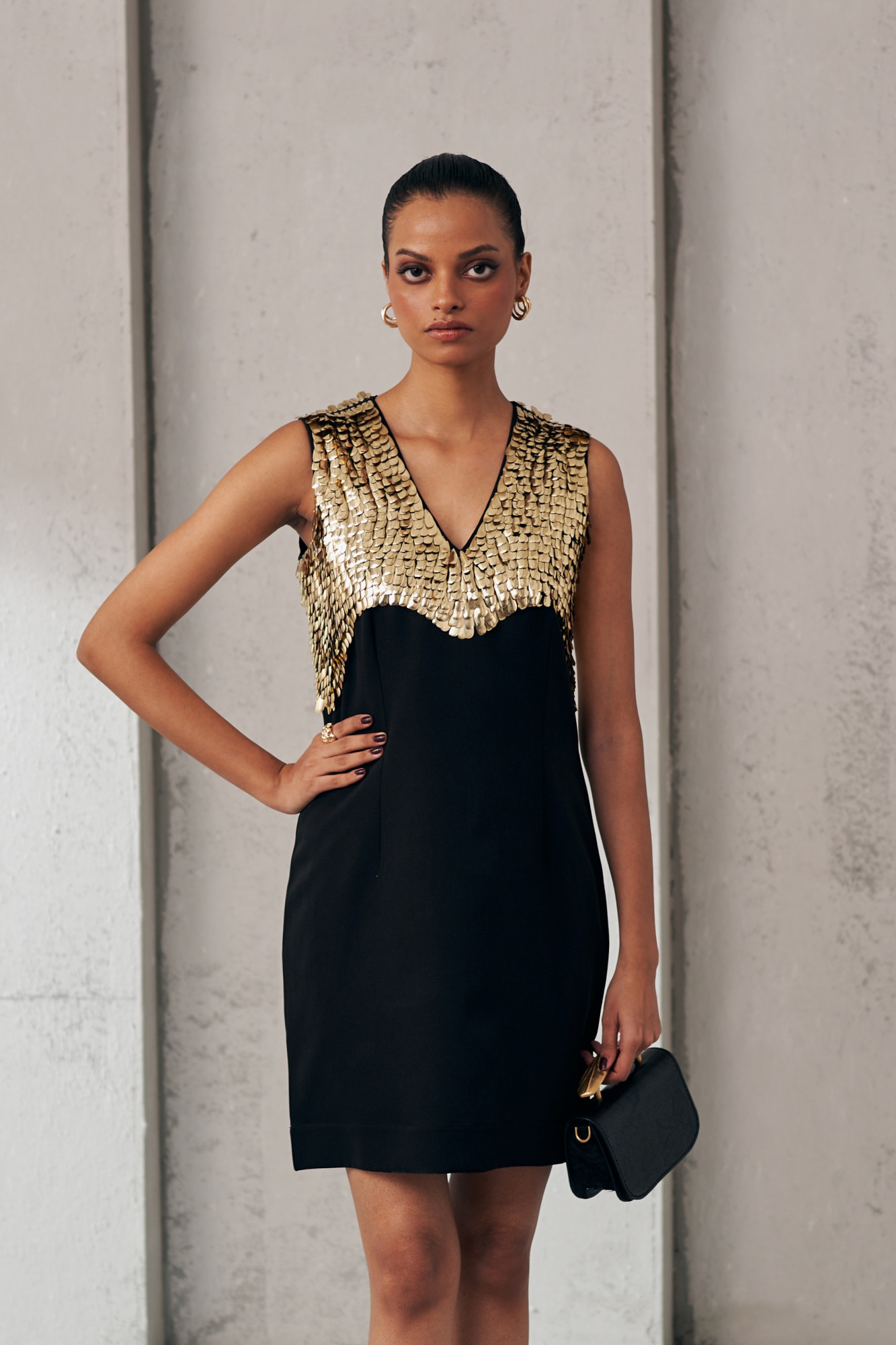 MIDNIGHT MIRAGE BLACK AND GOLD DRIZZLE SLEEVELESS DRESS