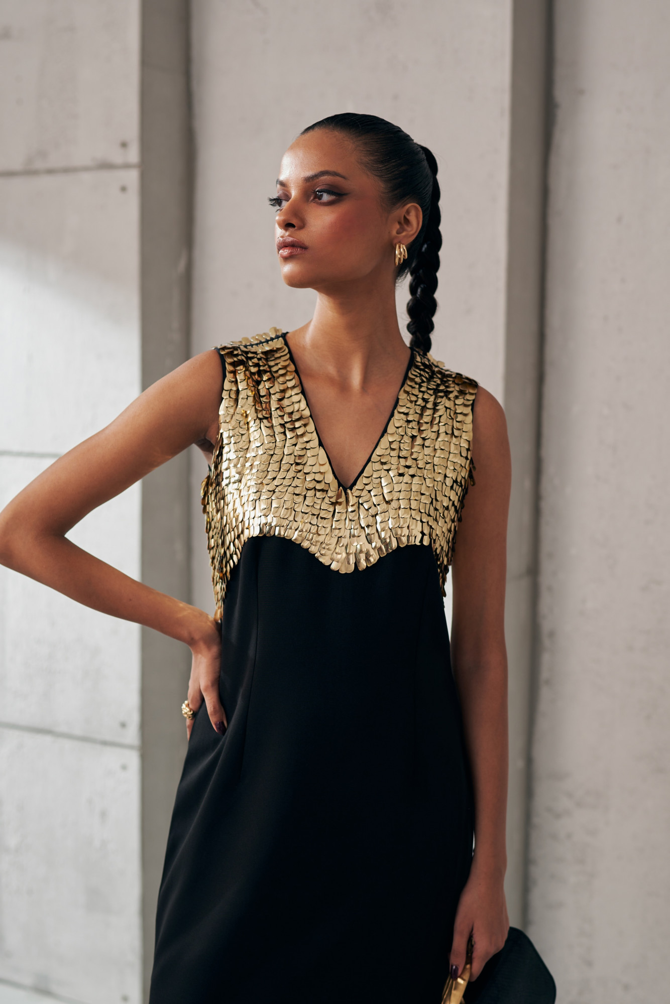 MIDNIGHT MIRAGE BLACK AND GOLD DRIZZLE SLEEVELESS DRESS