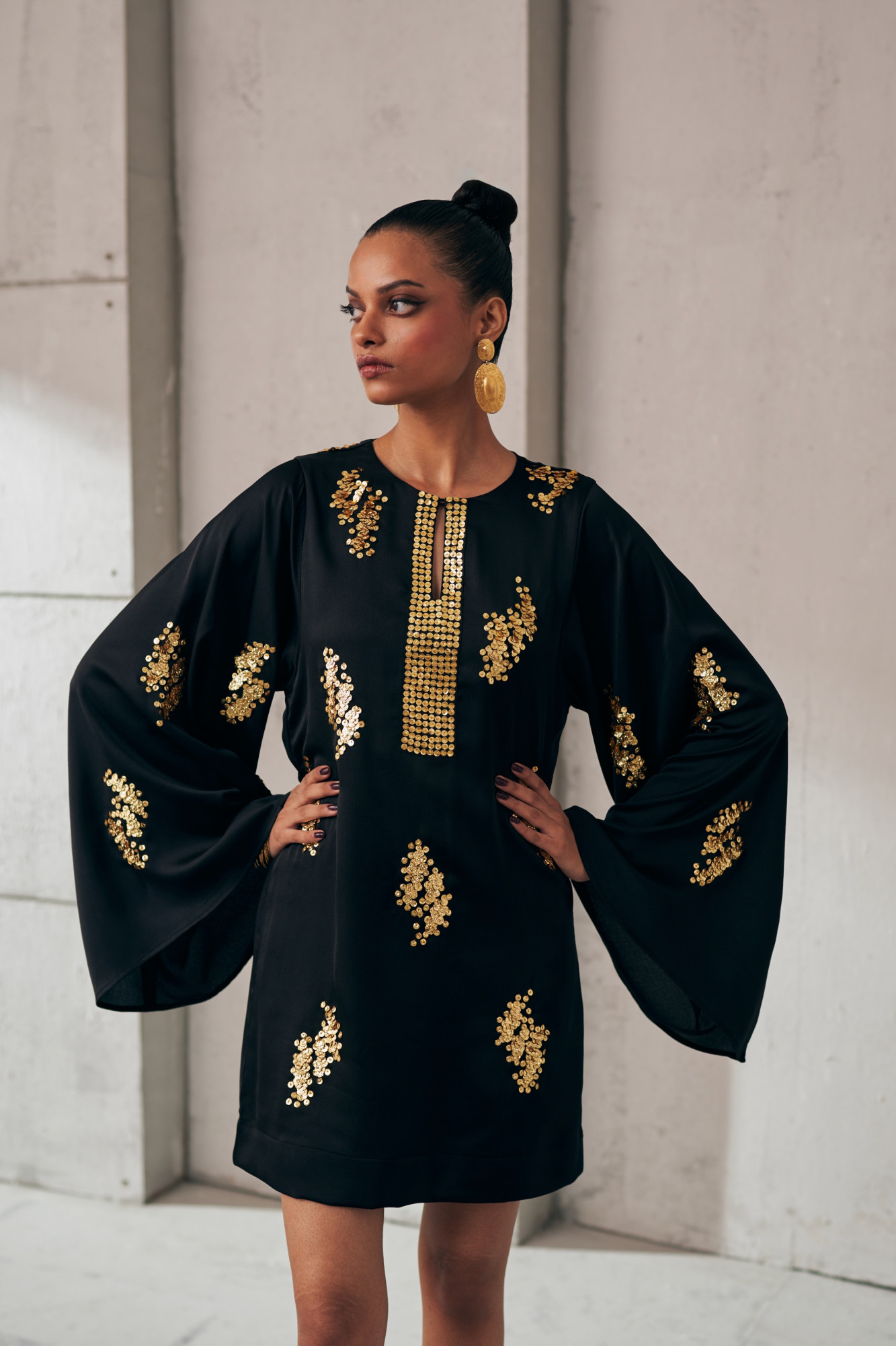MIDNIGHT MIRAGE GILDED BLACK KIMONO DRESS