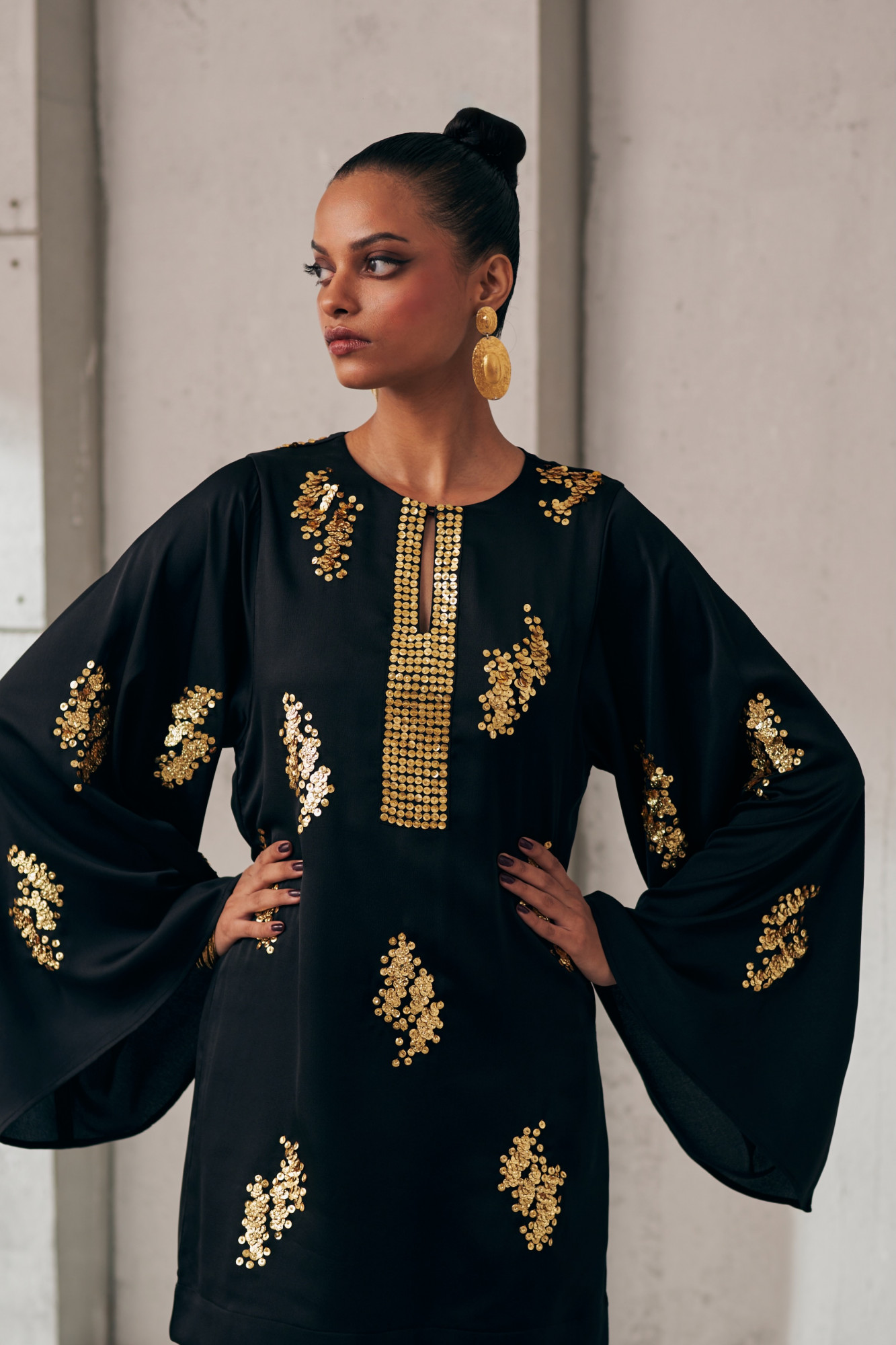 MIDNIGHT MIRAGE GILDED BLACK KIMONO DRESS
