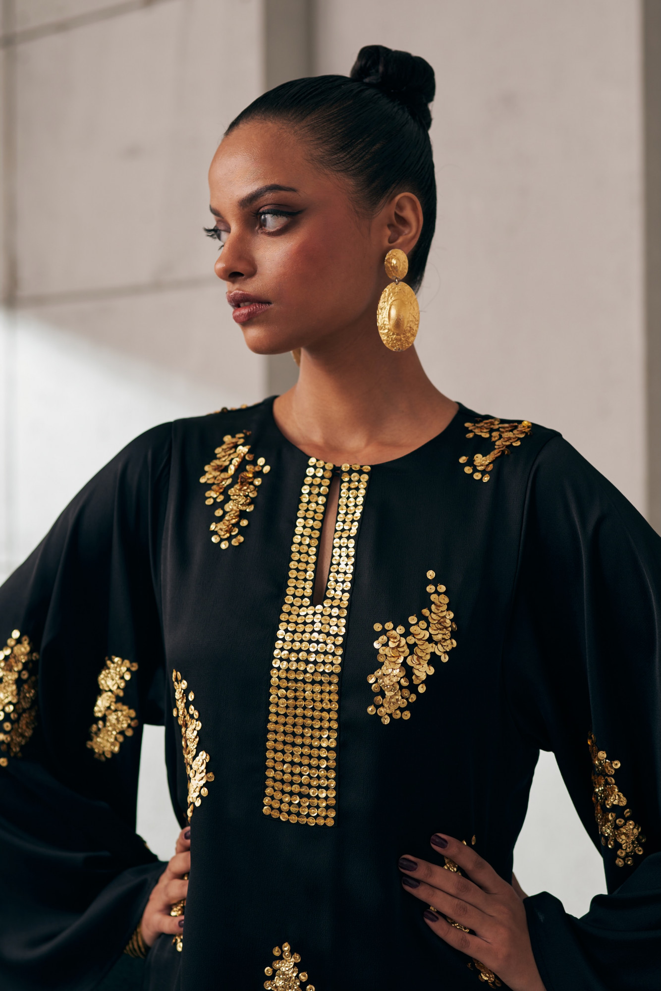 MIDNIGHT MIRAGE GILDED BLACK KIMONO DRESS