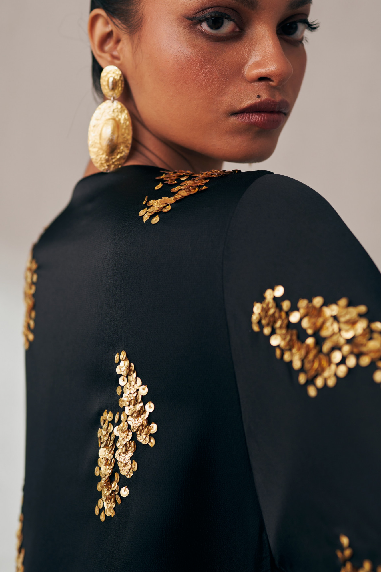 MIDNIGHT MIRAGE GILDED BLACK KIMONO DRESS