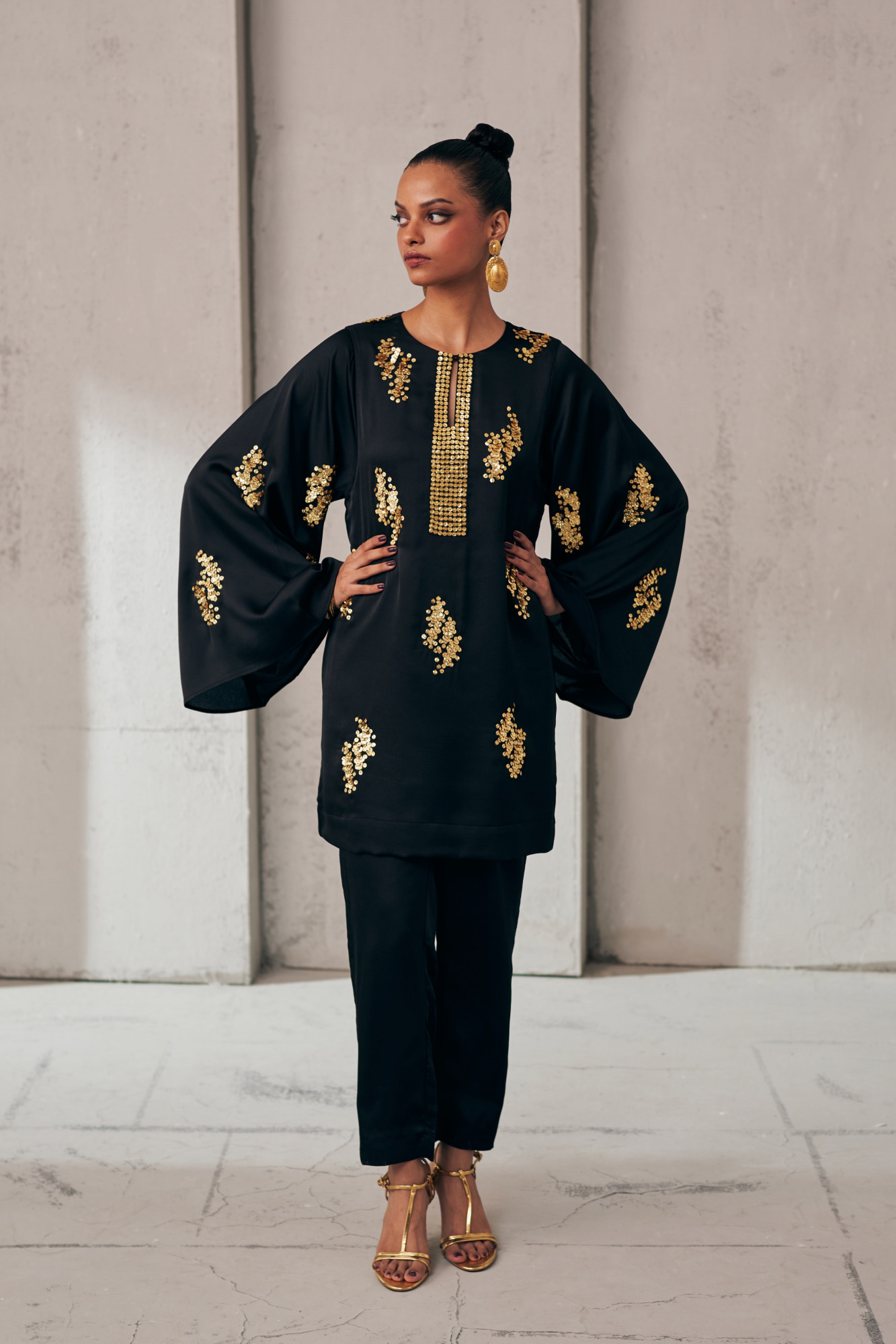 MIDNIGHT MIRAGE GILDED BLACK KIMONO CO-ORD SET