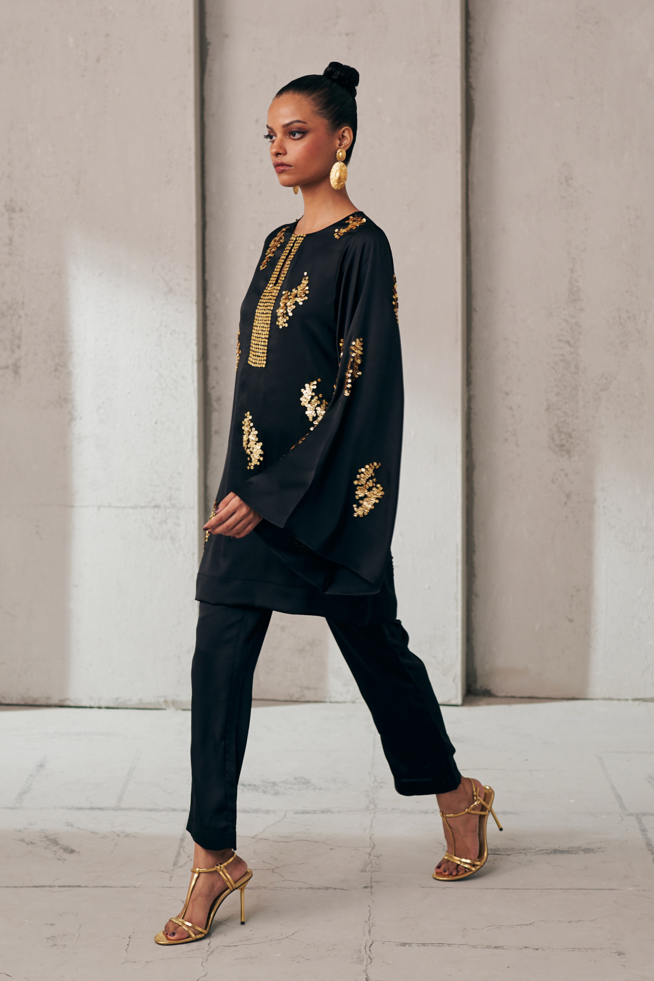 MIDNIGHT MIRAGE GILDED BLACK KIMONO CO-ORD SET