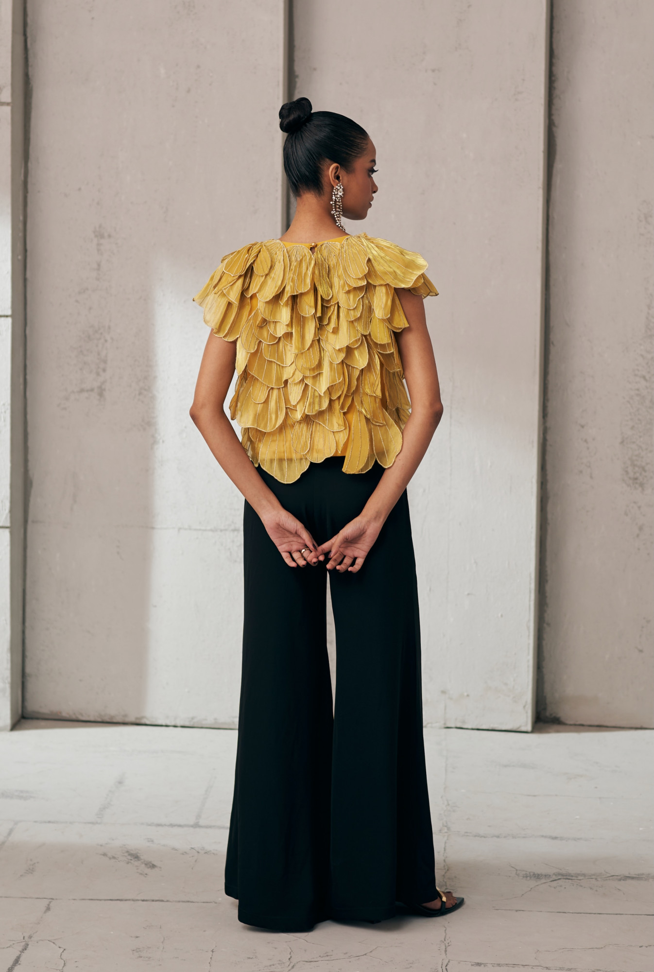 MIDNIGHT MIRAGE PETAL DRIFT YELLOW TOP