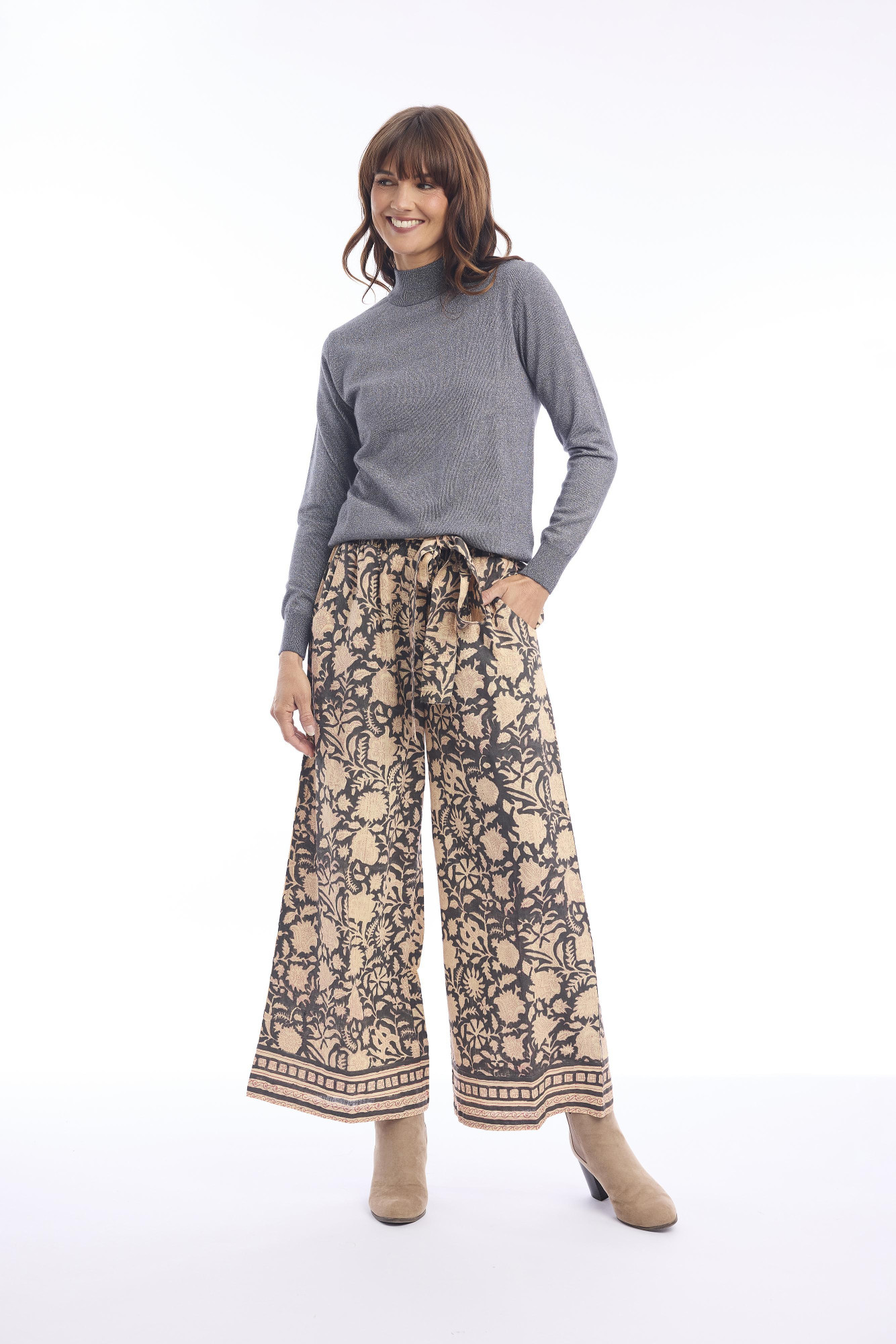 Knit Top Turtle Neck Dark Green