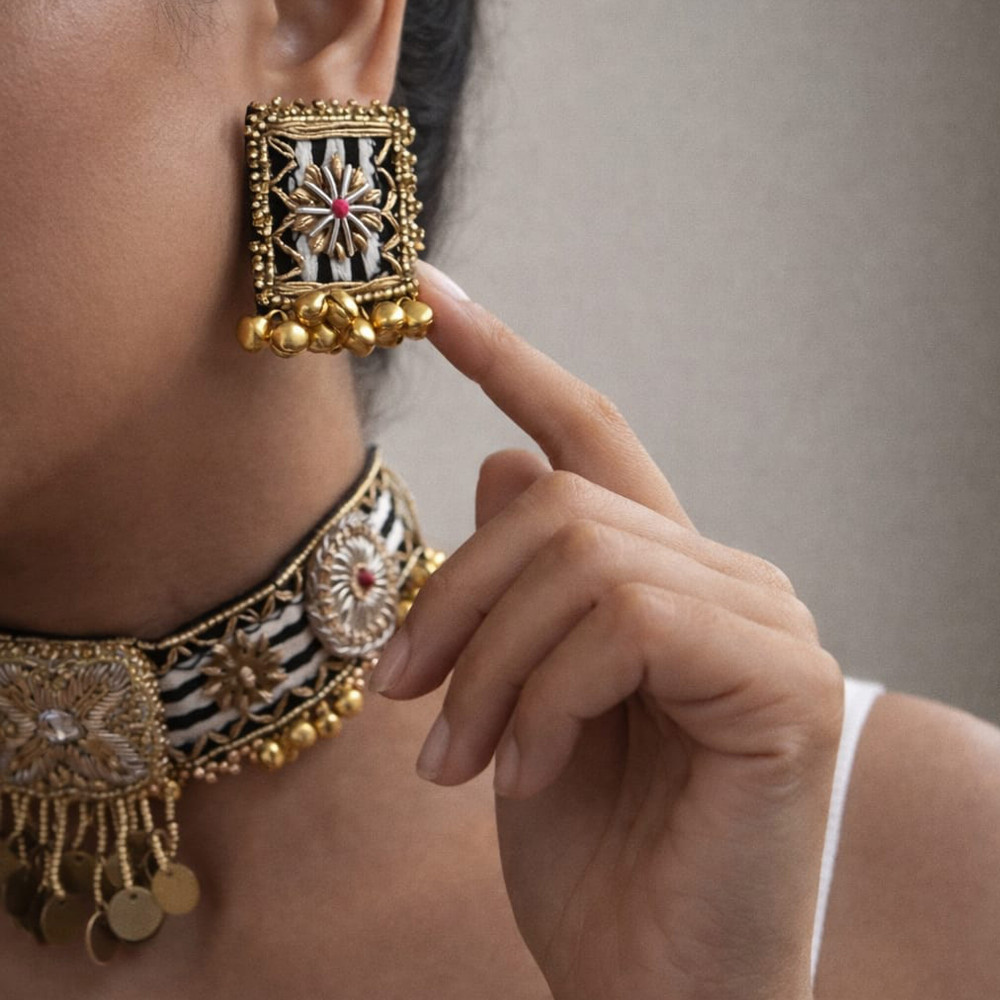 Image of Noor Stripe Earrings