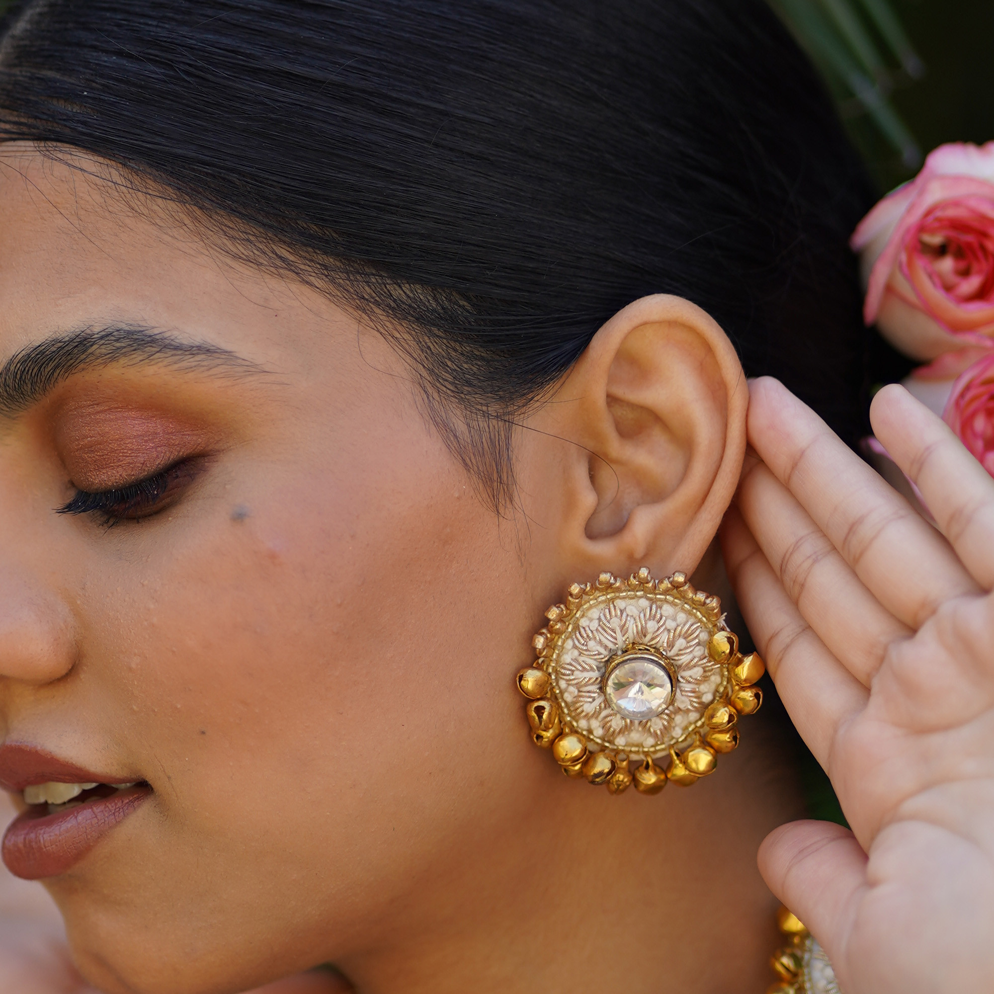 Sundari studs