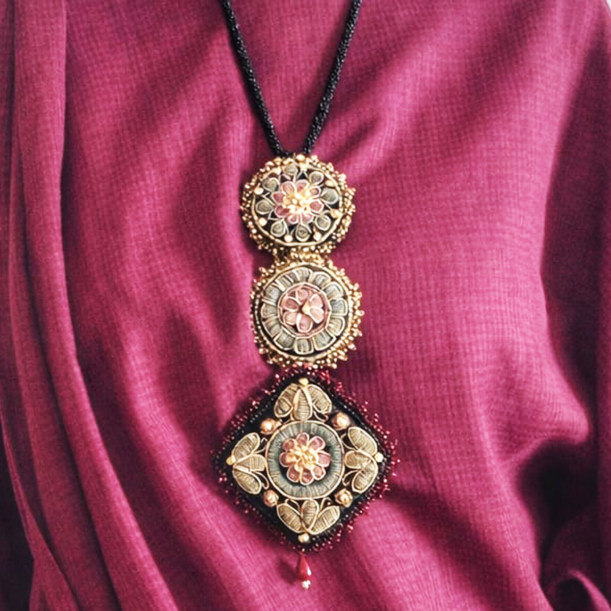 Mehrangi Long Rani Haar