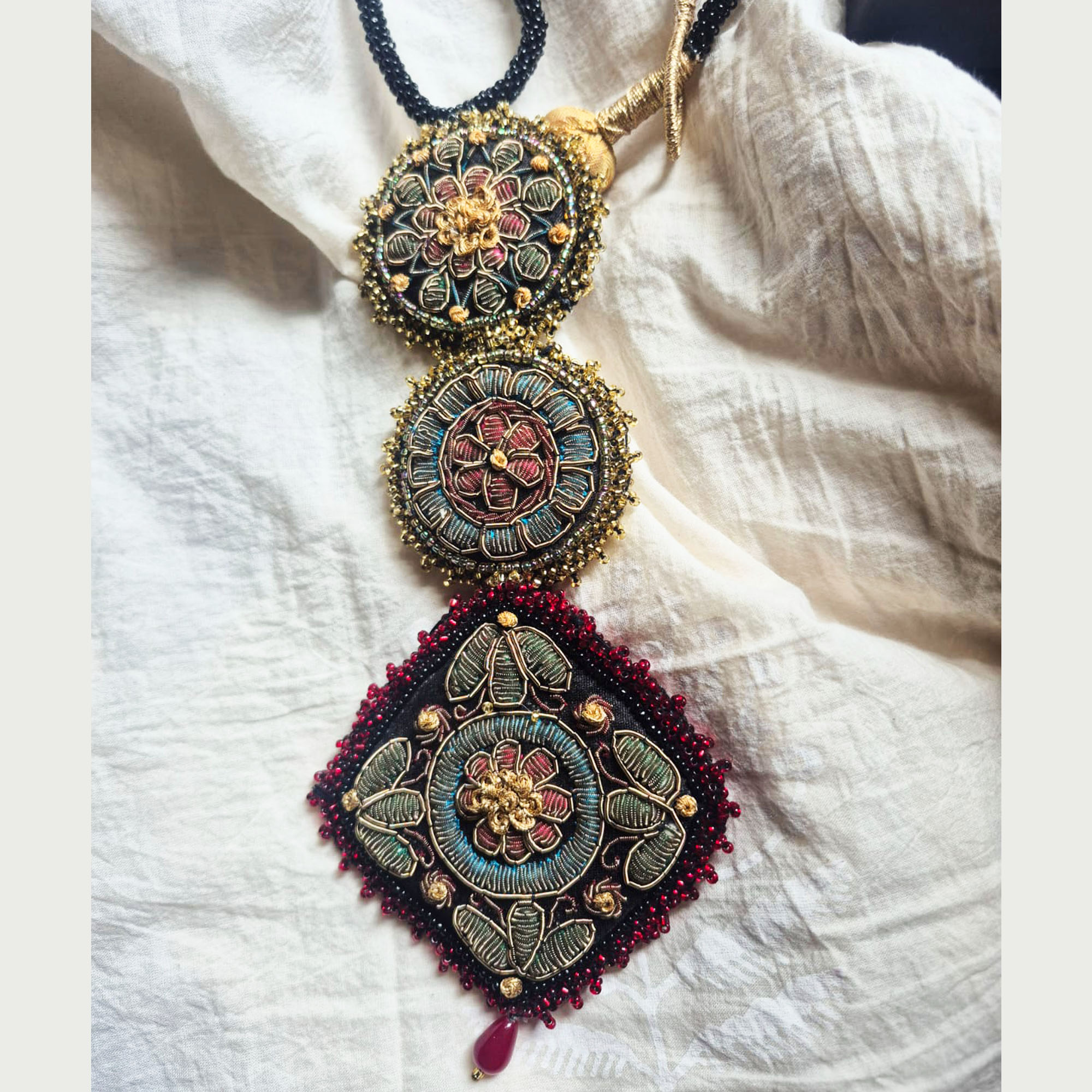 Mehrangi Long Rani Haar