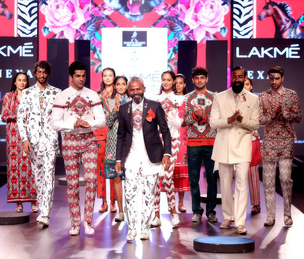 Lakmé Fashion Week Winter/Festive 2017 Day 4: Amazing Designs By Ajay Kumar