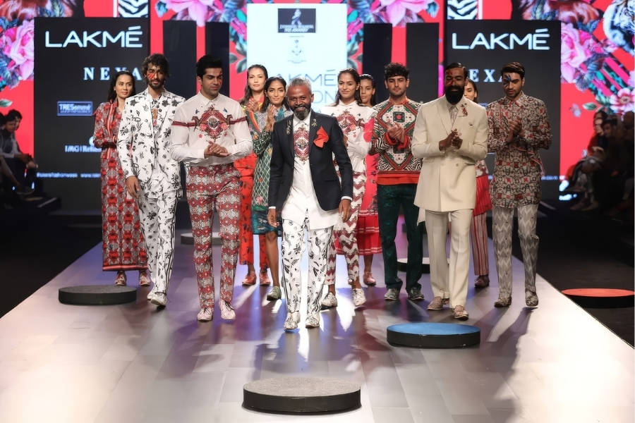 Ajay Kumar’s ‘Bhu-Svah’ Collection Was A Fashion Rising From Within At Lakmé Fashion Week Winter/Festive 2017