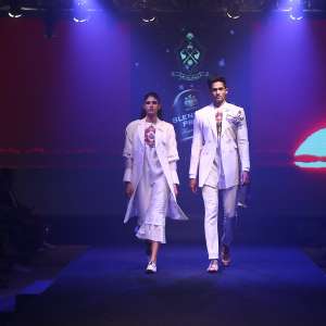 BLENDER&#039;S PRIDE FASHION TOUR