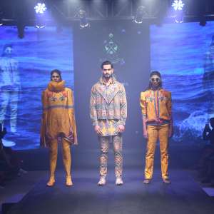 BLENDER&#039;S PRIDE FASHION TOUR