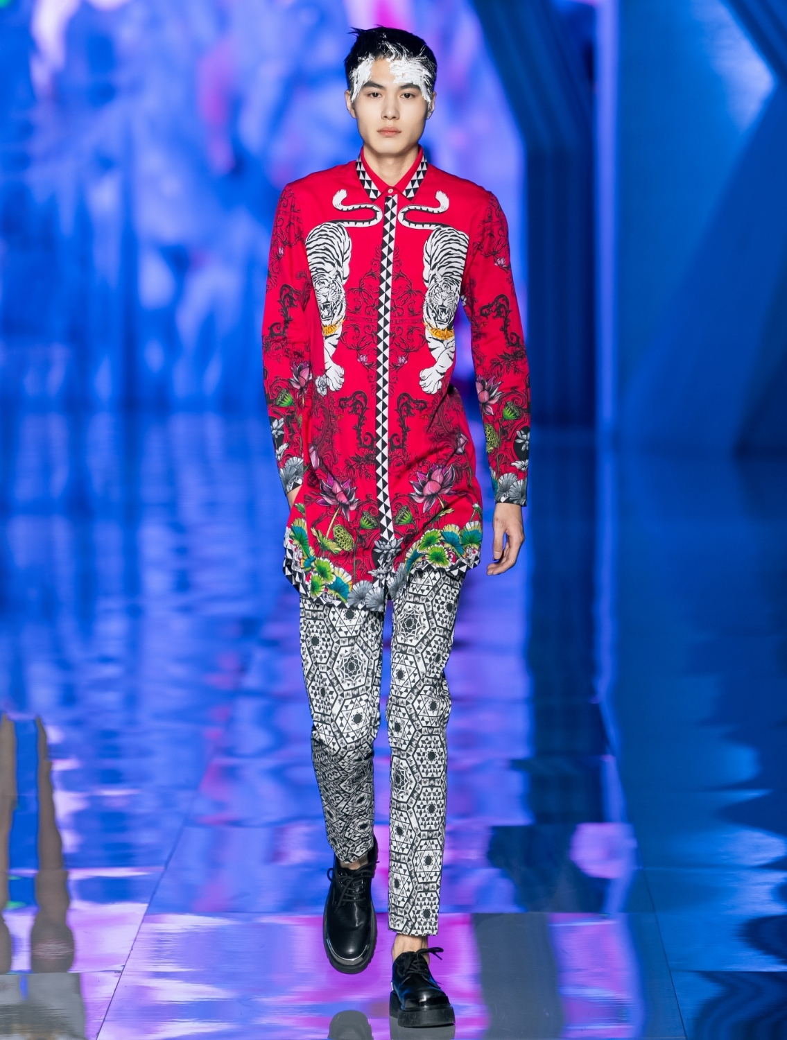 Crest Crouching Tiger Printed Shirt