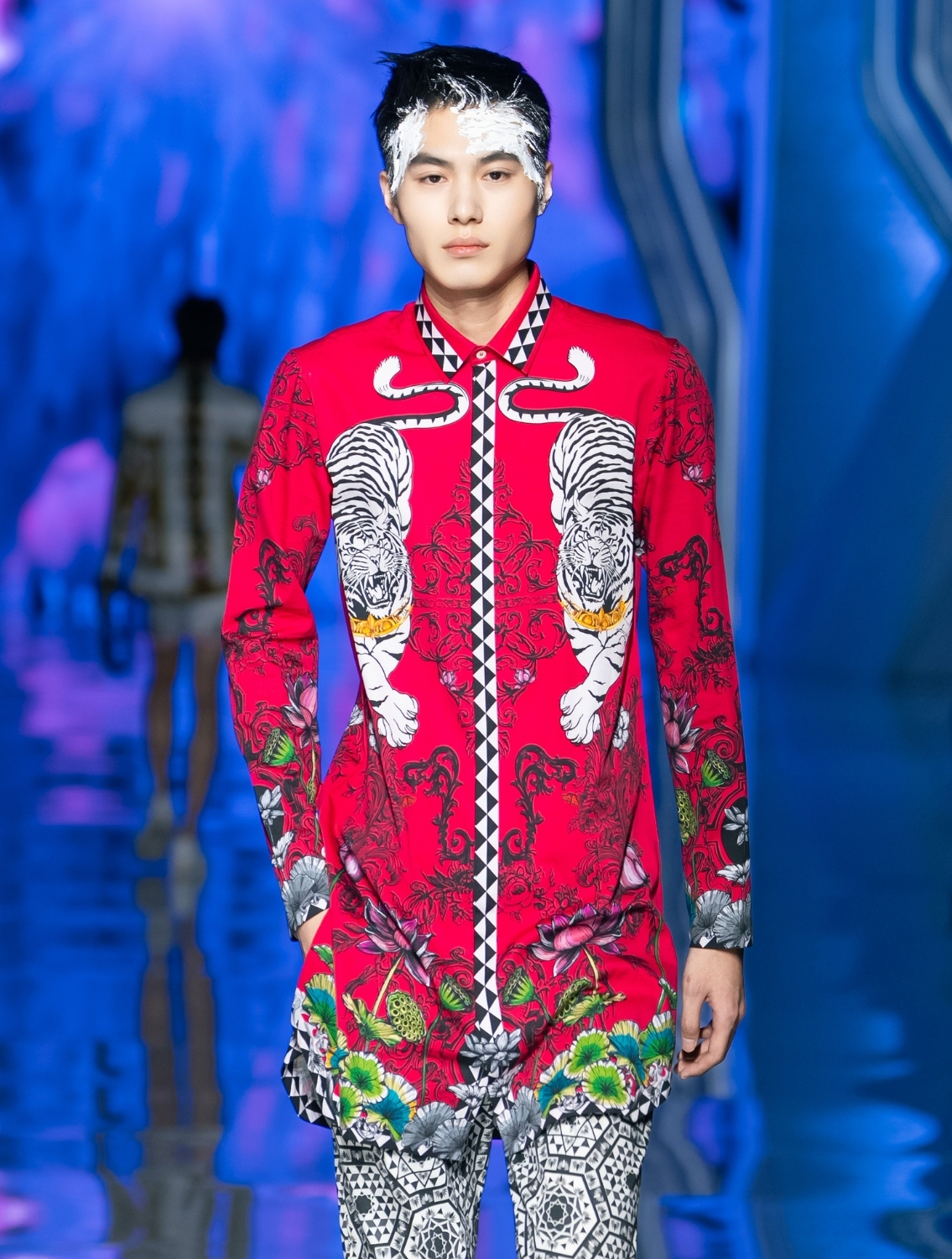 Crest Crouching Tiger Printed Shirt