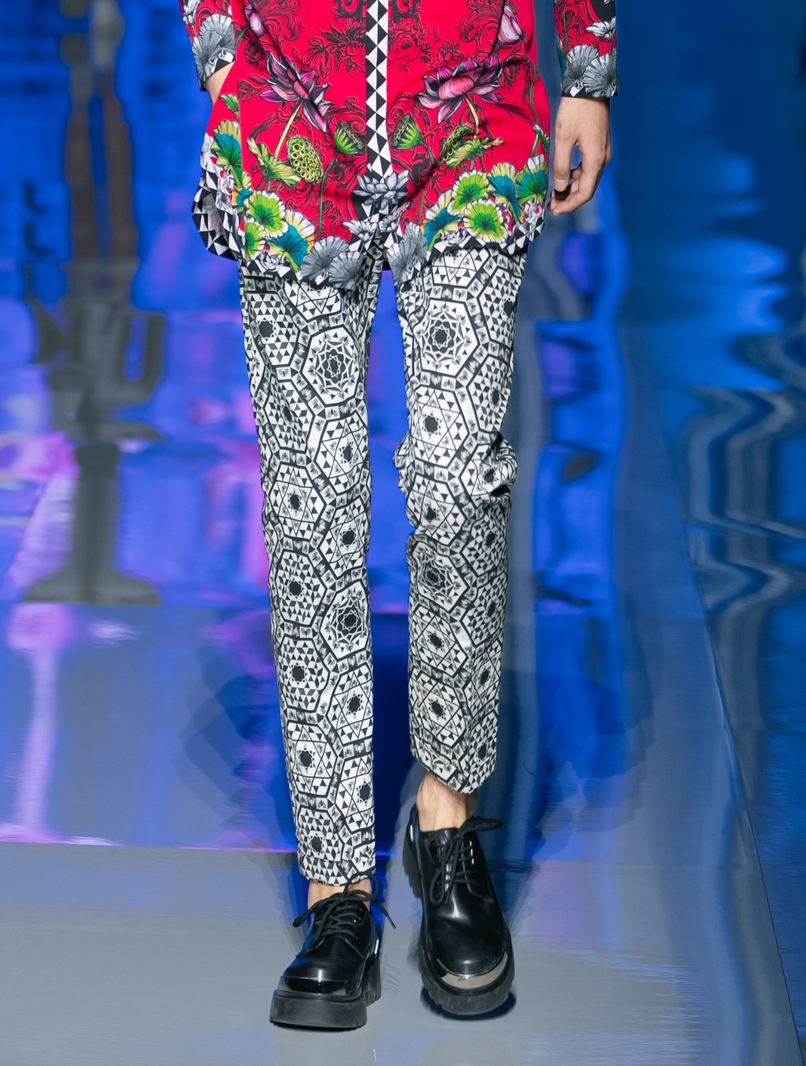Arvin Kaleido Printed Trousers