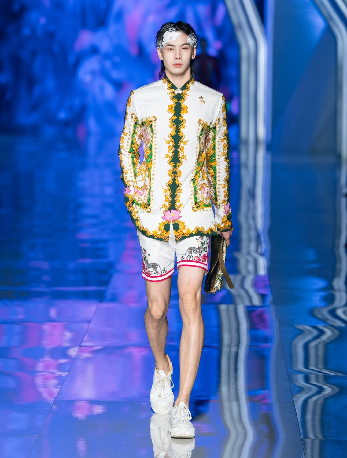 Glint Side Striper Printed Shorts