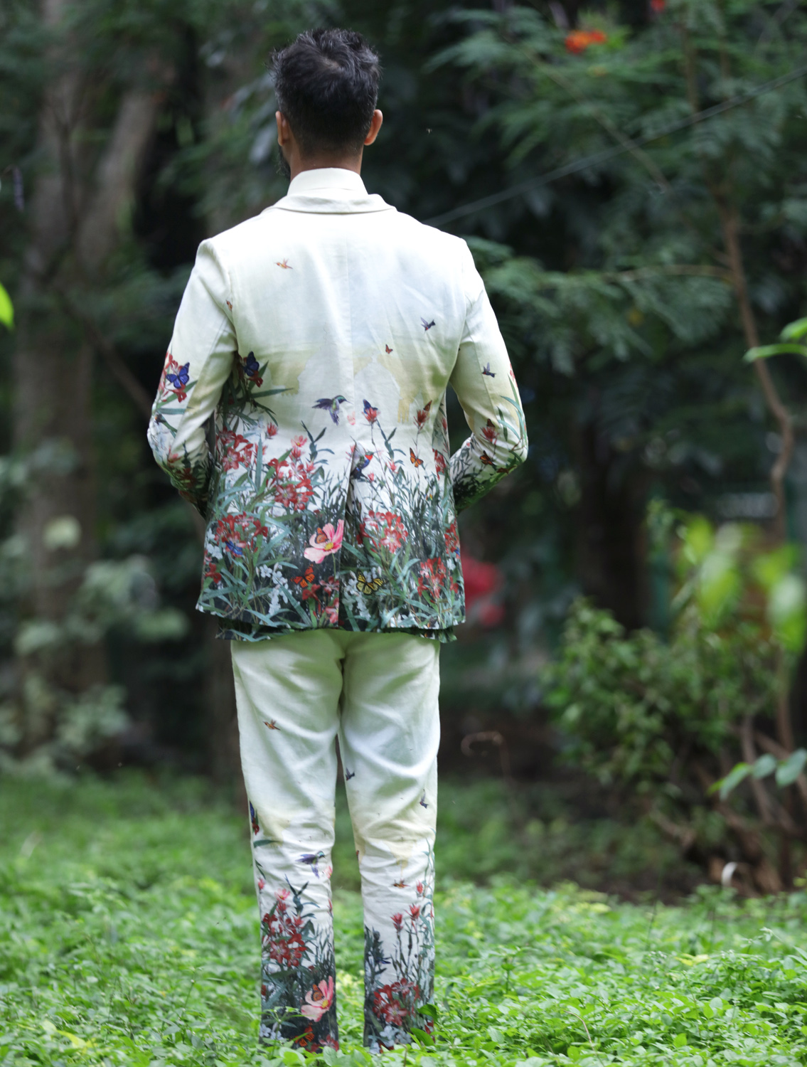Gardenia Linen Blazer
