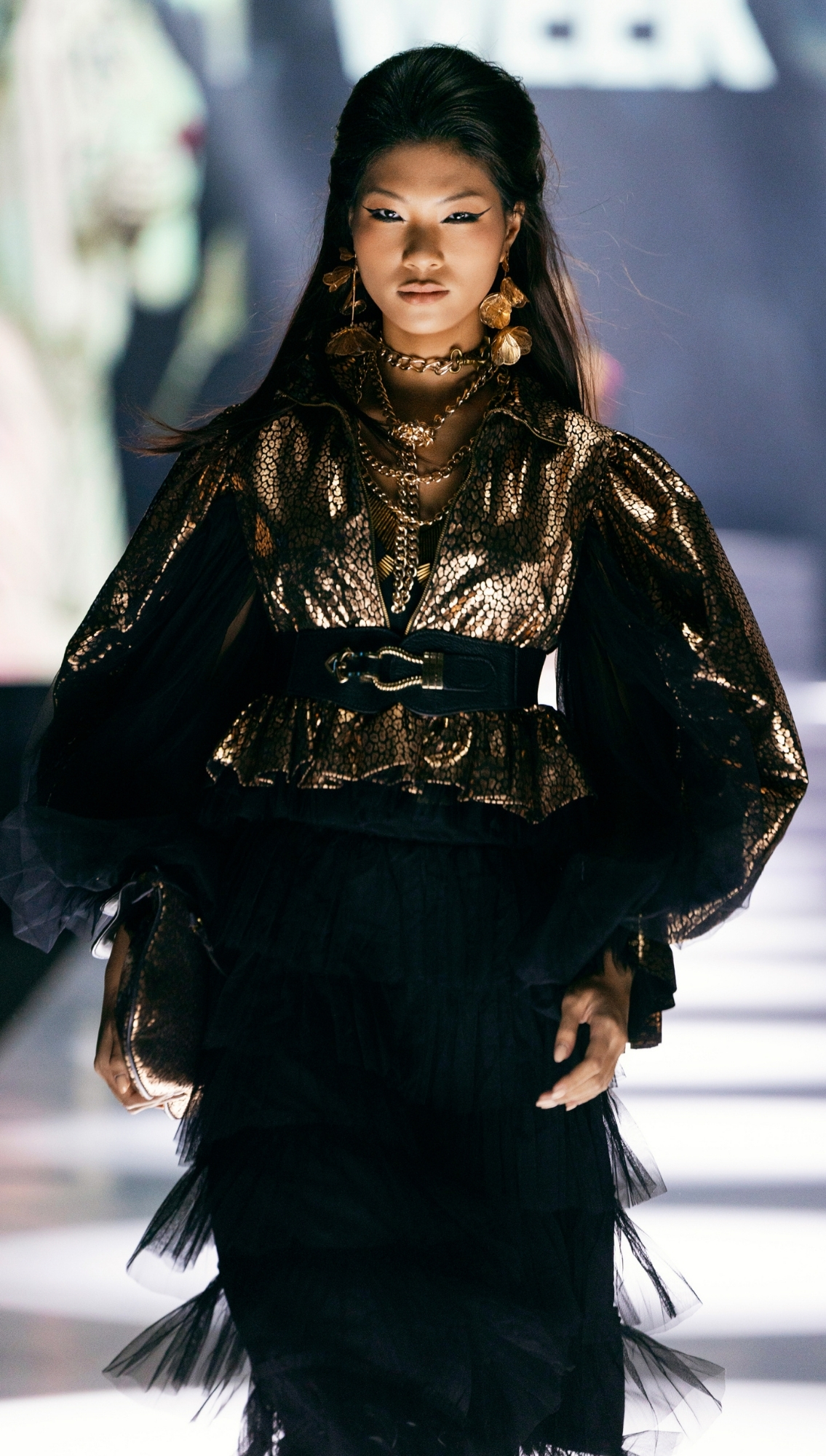 Look 10 2025 Vietnam International Fashion Week