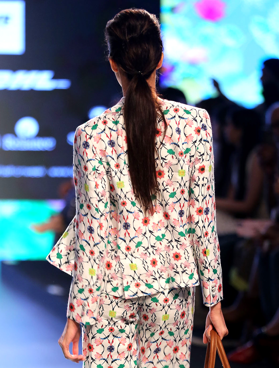 Linen Cross-over Wrap Jacket in Komol print