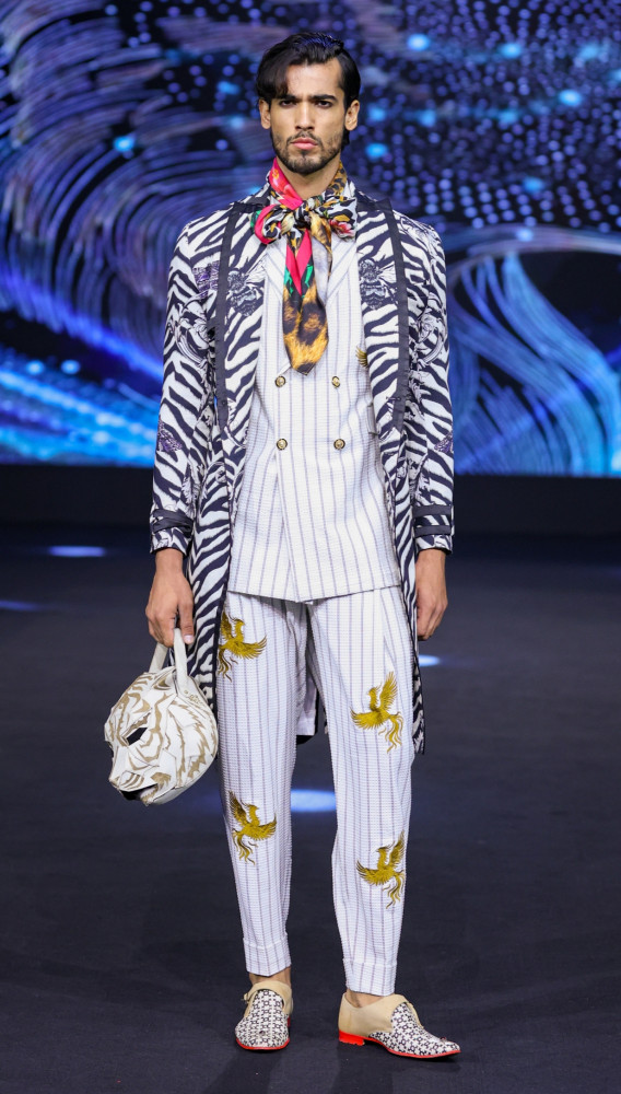 Image of Look 01 | 2025 Lakme Fashion Week India