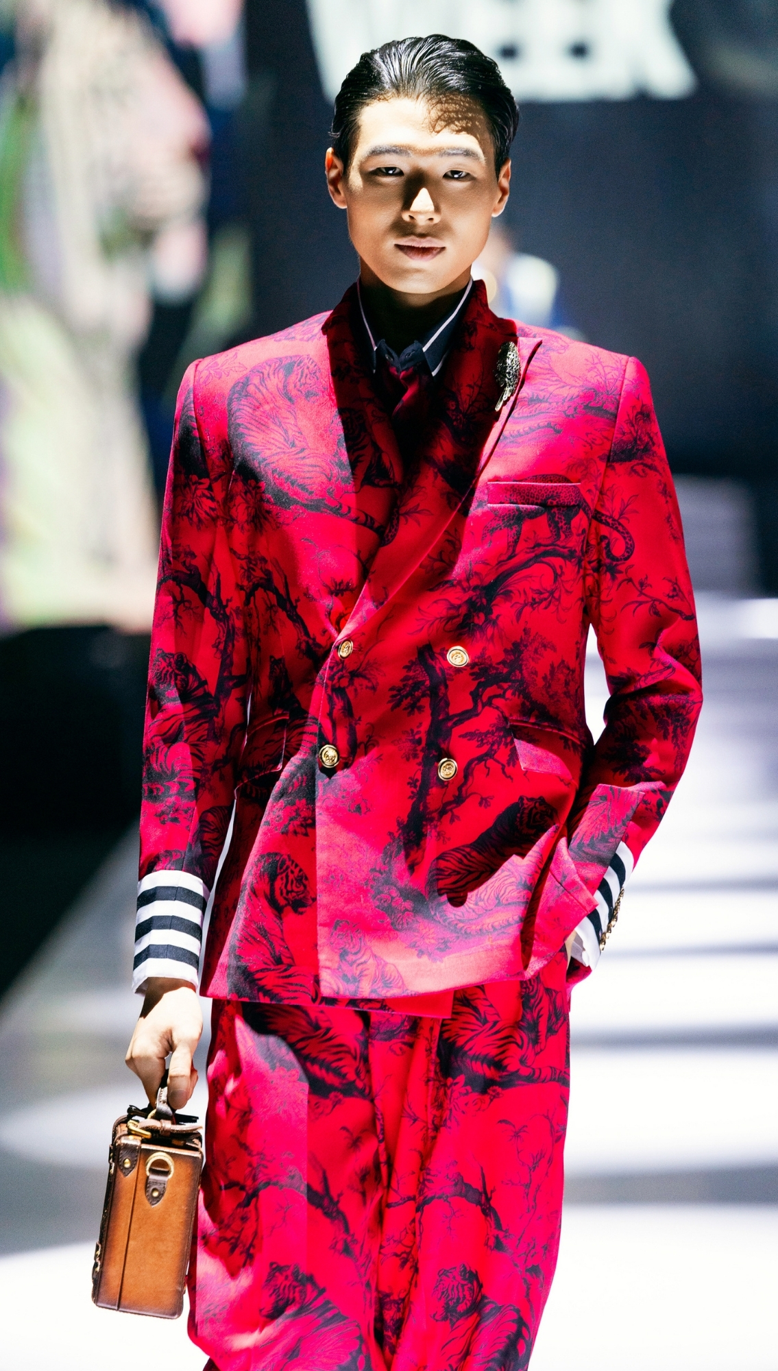 Look 21 2025 Vietnam International Fashion Week