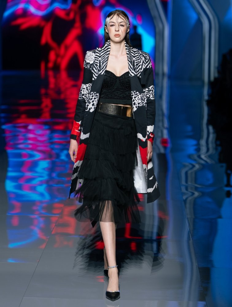 Image of Aeris Long Printed Trenchcoat