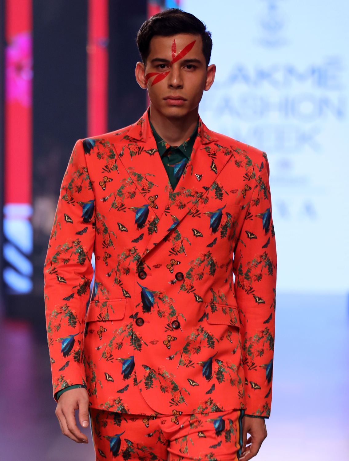 Hemis Double-Breasted Printed Blazer Set