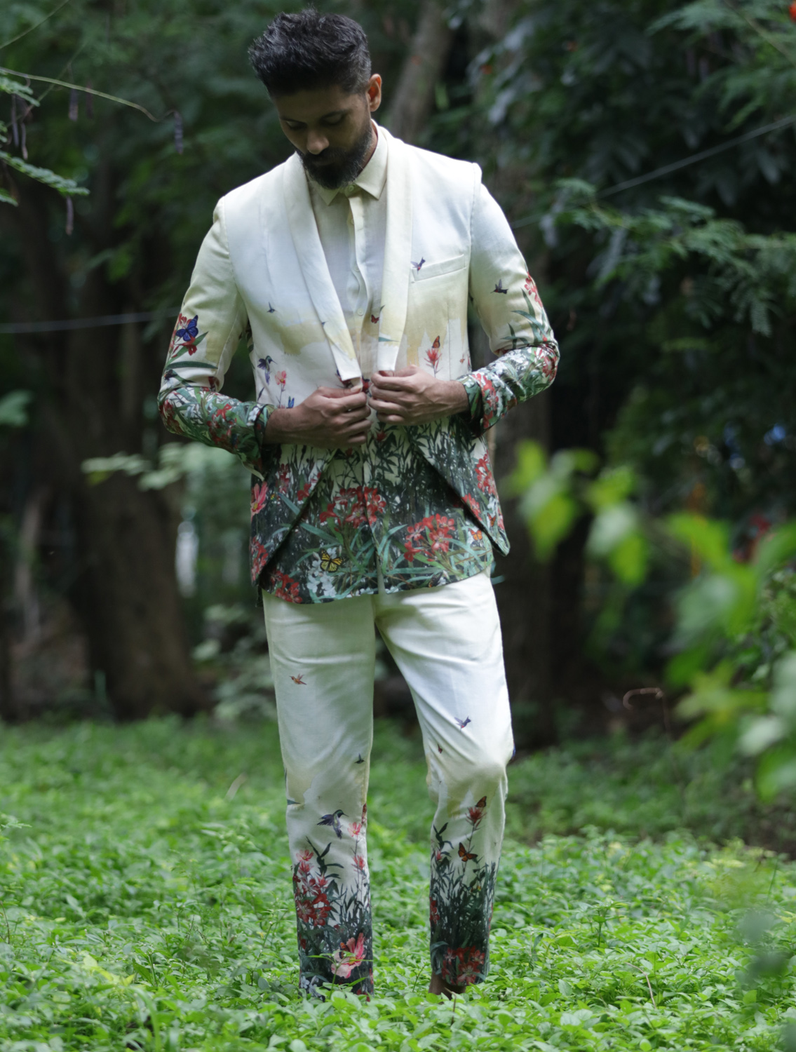 Gardenia Linen Blazer