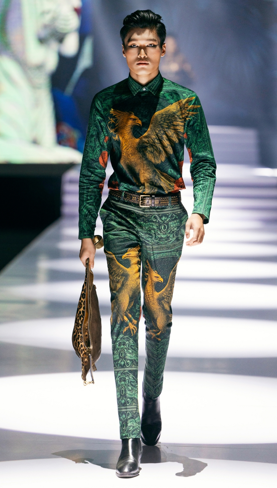 Look 05 2025 Vietnam International Fashion Week