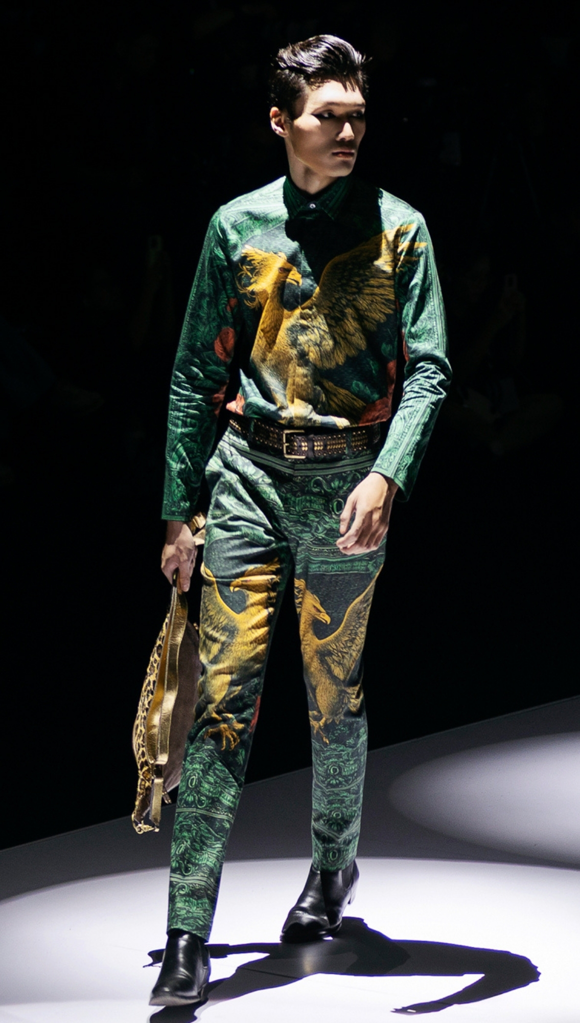 Look 05 2025 Vietnam International Fashion Week