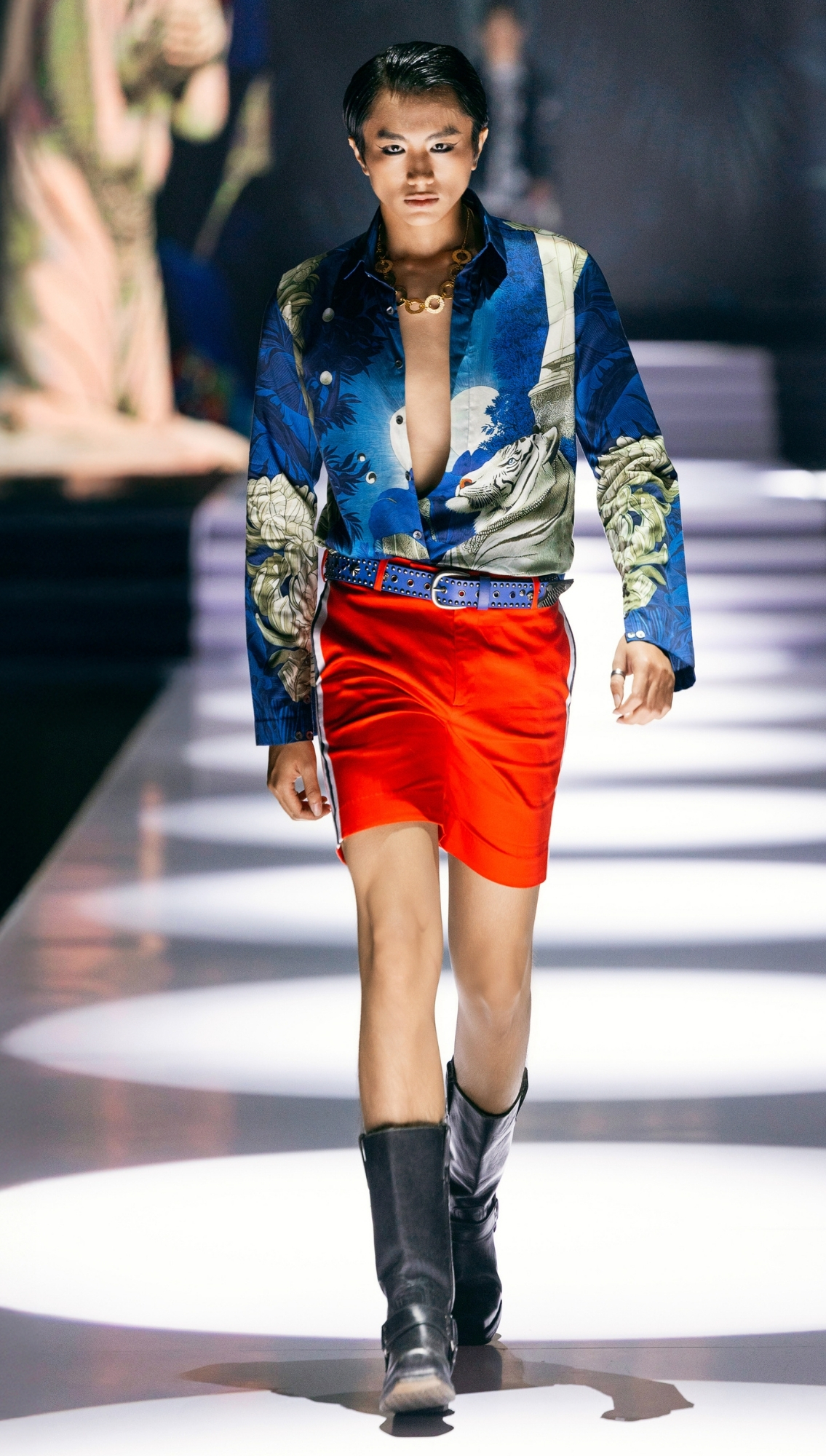 Look 22 2025 Vietnam International Fashion Week