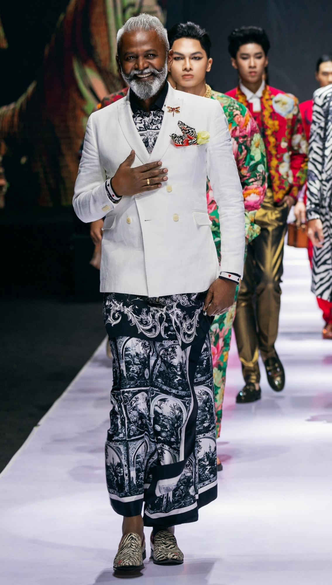 Look 29 2025 Vietnam International Fashion Week