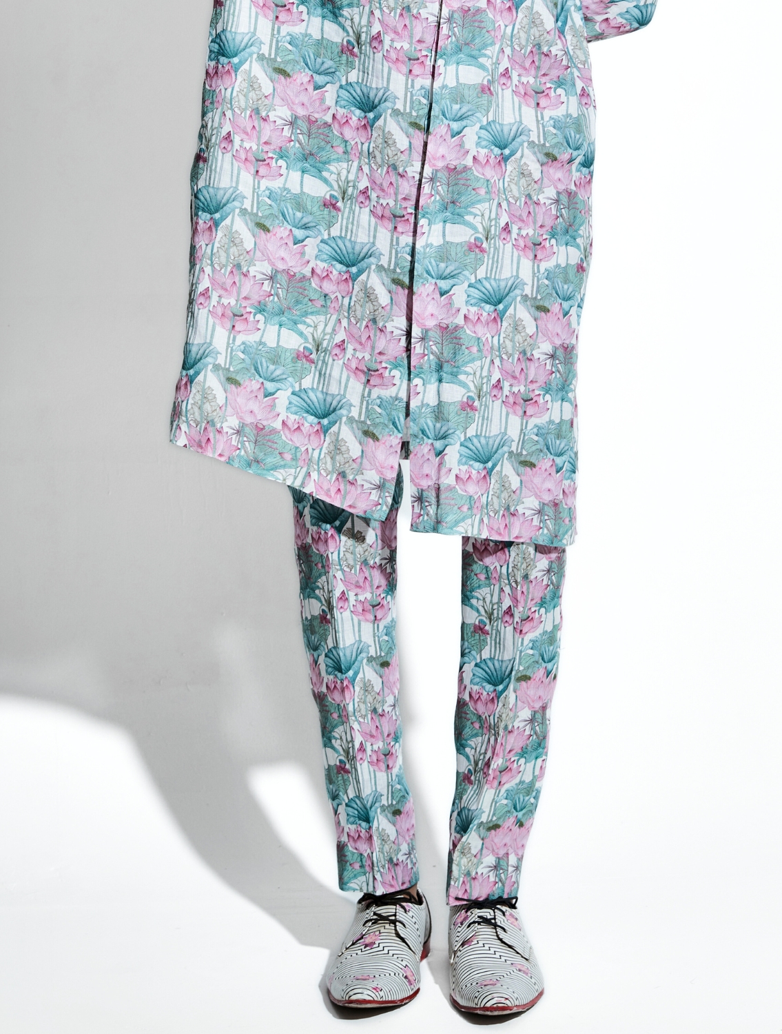 Gautama Lotus Printed Linen Set