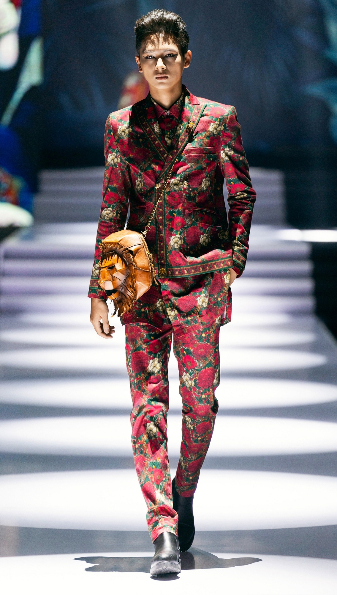 Look 16 2025 Vietnam International Fashion Week